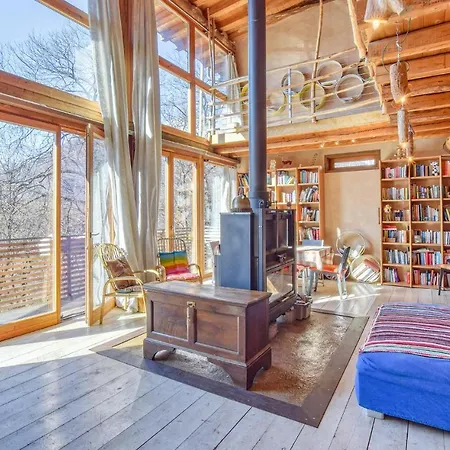 4 Bedroom Lovely In