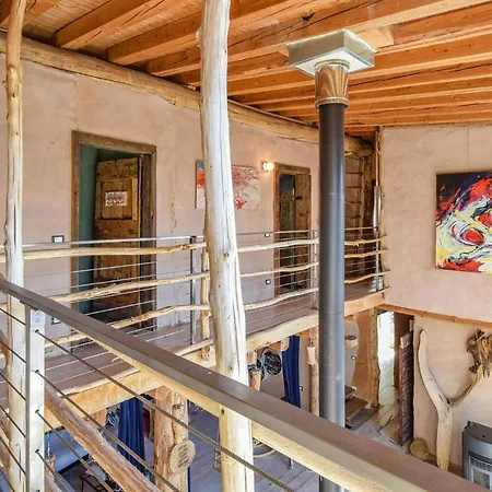Dom wakacyjny 4 Bedroom Lovely In